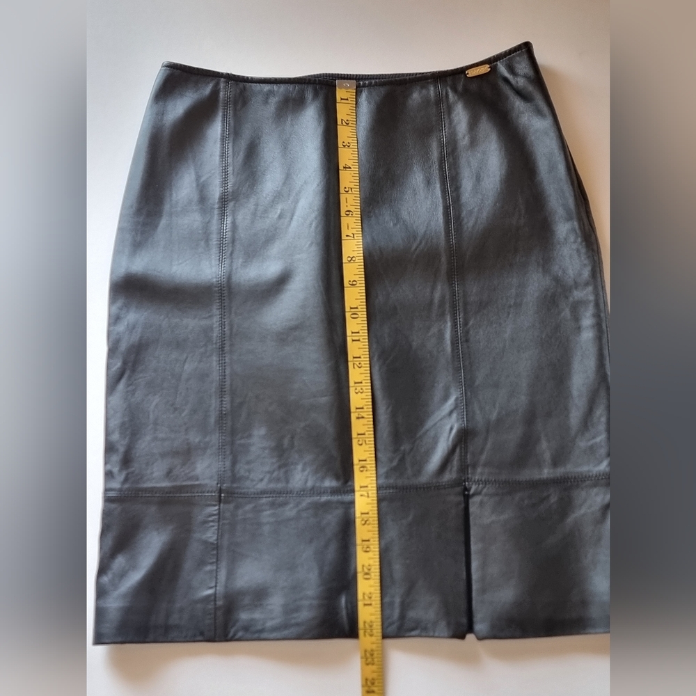St. John Sport Black Leather Skirt Sz 10 Vtg. - Picture 9 of 12